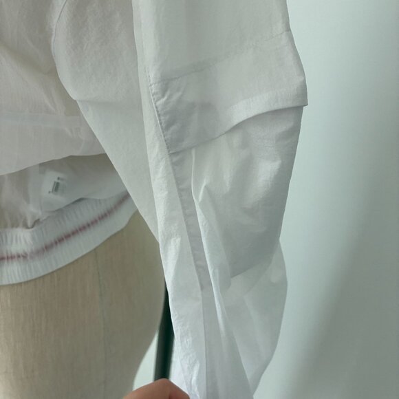 Gymshark Pulse White Woven Windbreaker Cropped Jacket - Picture 6 of 13